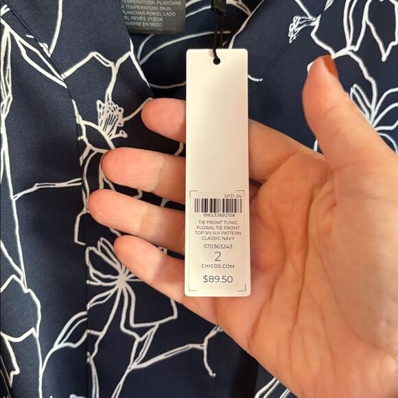 Chico's Navy White Floral Blouse with tie front and blousy sleeves size 12 NWT! - Picture 8 of 9